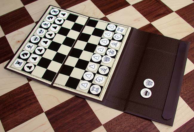 Magnetic Wallet Chess Set 