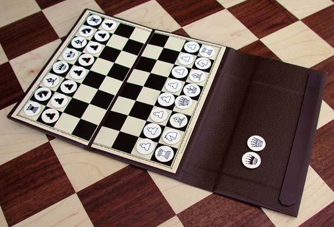 Vtg 1973 Executive Games Inc Check/mate Magnetic Chess Set in canvas Bag  TLC